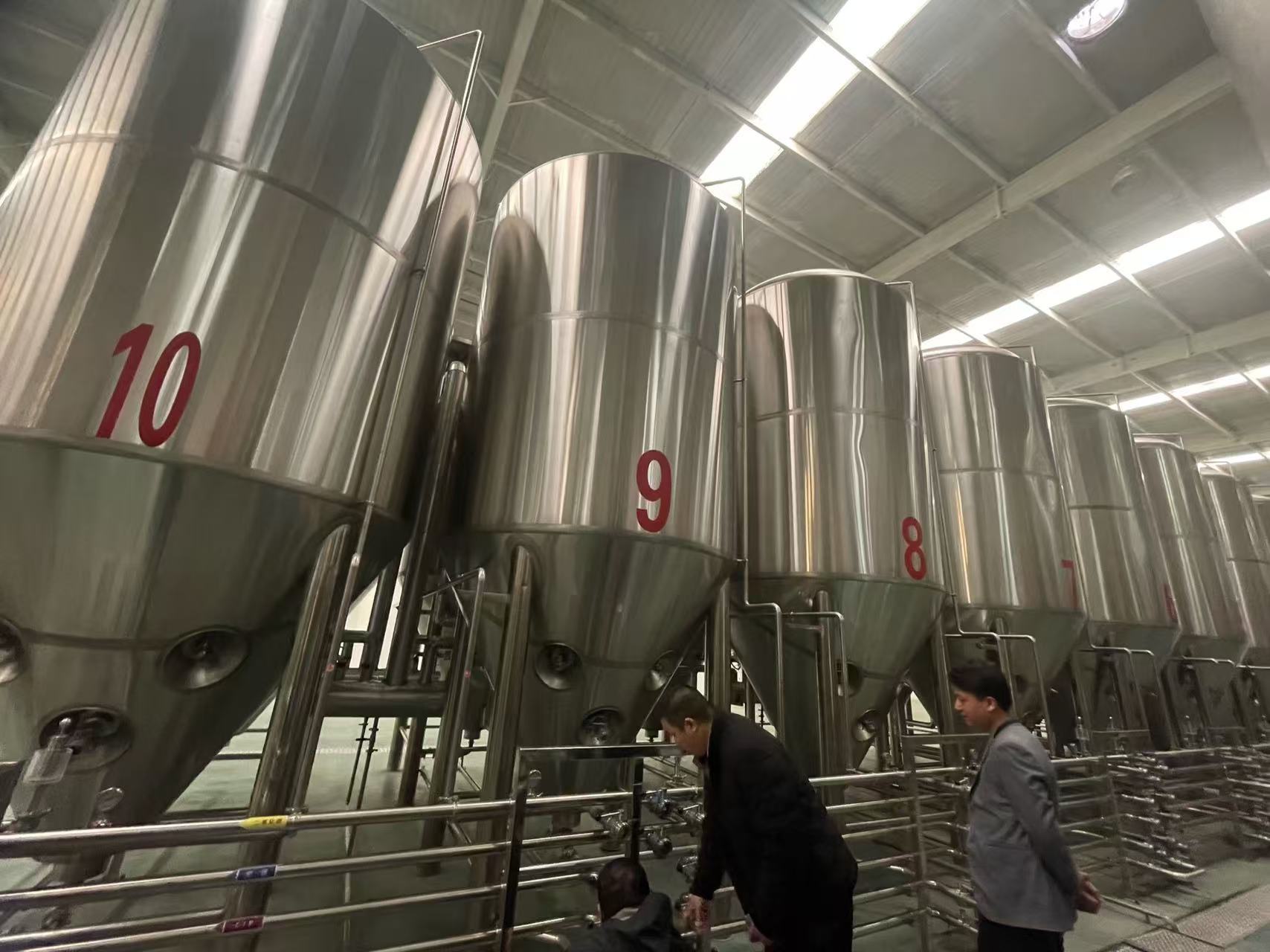 剑阁精酿啤酒设备厂—平面布置、设备设计、制造、调试、培训等一条龙服务